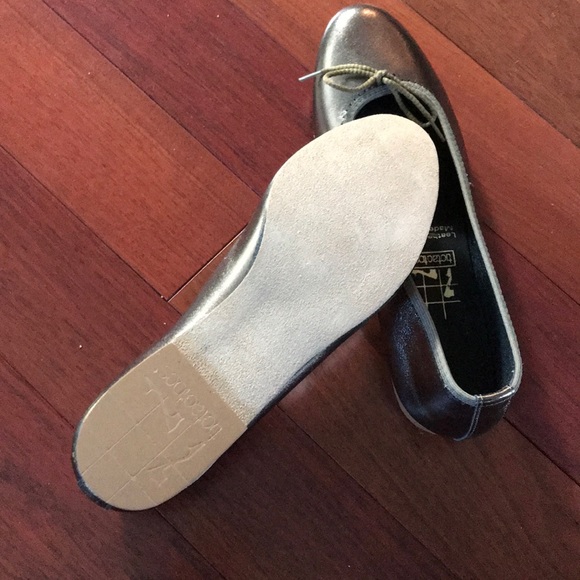 New never worn Bronze flats - Picture 2 of 5